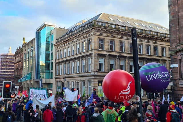 More of the Glasgow crowds captured in this shot, this time with giant Unite and Unison balloons.