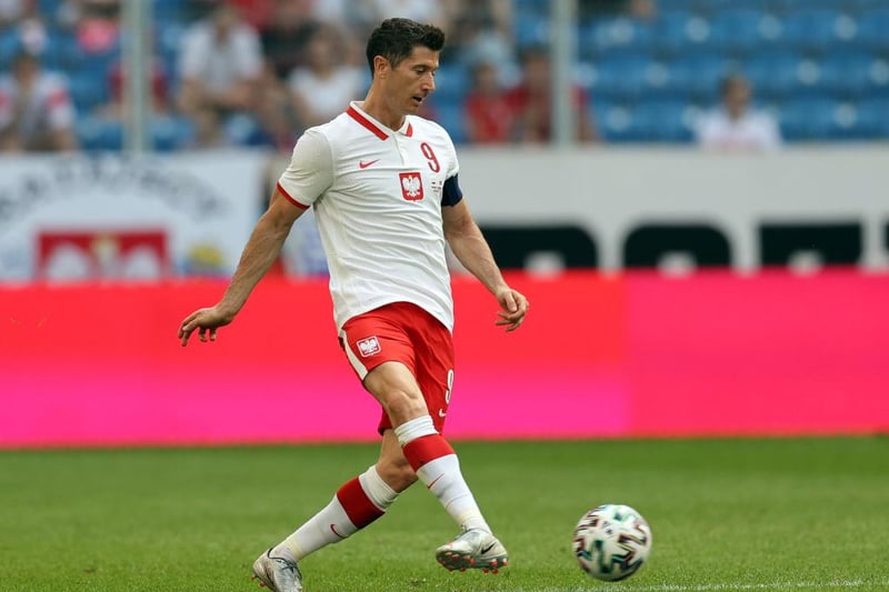 Chelsea have tabled an offer for Bayern Munich striker Robert Lewandowski. (AS) 

(Photo by Boris Streubel/Getty Images)