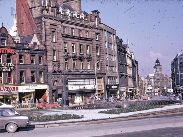 It was replaced by a new fountain, bearing the same name, in the nearby Peace Gardens