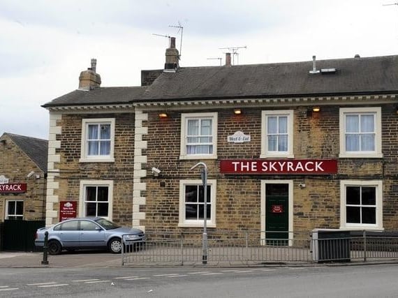 A legendary destination in Headingley that remains a firm favourite for viewing live sporting events. The venue boasts an impressive outdoor area, making it an ideal choice for a sunny afternoon of tennis 🎾 2-4 St Michael's Rd, Headingley, Leeds LS6 3AW