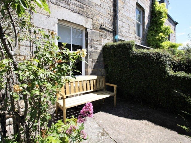 Tucked away down a quiet lane is this fantastic townhouse in central St Andrews, perfectly located for all amenities and just a 10 minute walk from the Old Course - £18,000 total stay.