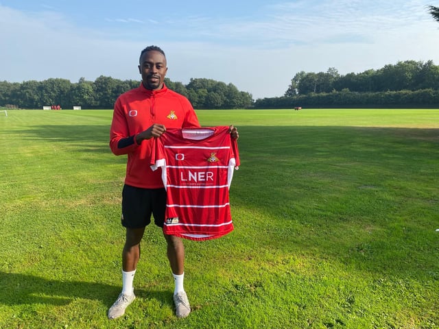Offered very little attacking threat throughout. He showed poor control and took far too long to make the decisions over his best course of action. Forced off injured.