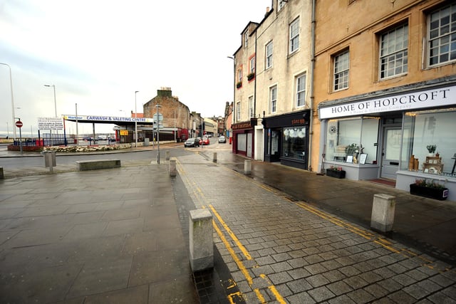 A deserted east end of High Street, Kirkcaldy as tight new restrictions on travel come into force as part of January 2021 lockdown (Pic: Fife Photo Agency)