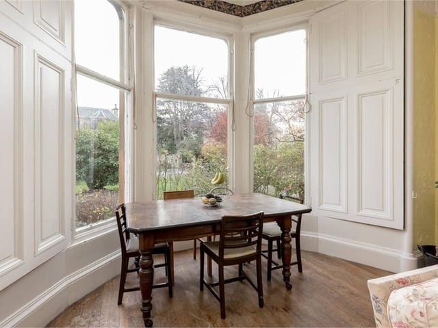 Sitting room.