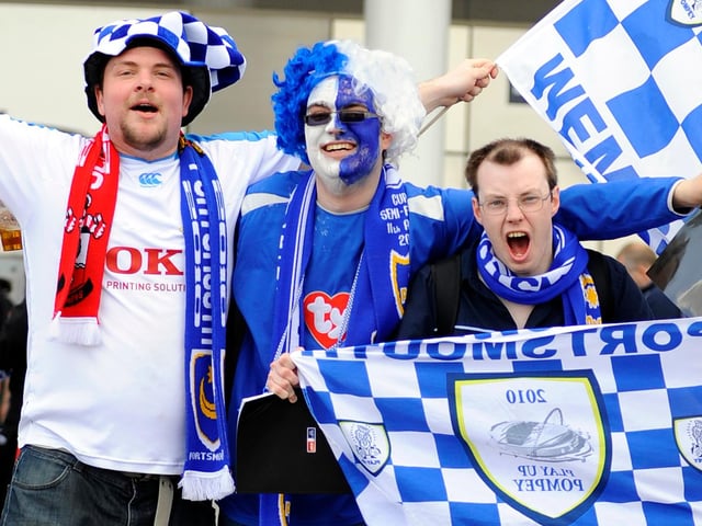 Sam Jowers, Lee Roberts and Tom Deane before kick-off.