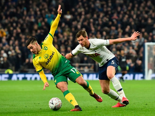 Leeds United are no longer the bookies' front-runners to sign Norwich City ace Emiliano Buendía, with Atletico Madrid and Valencia joining the Whites as joint-favourites to sign the £25m-rated midfielder. (Oddschecker)