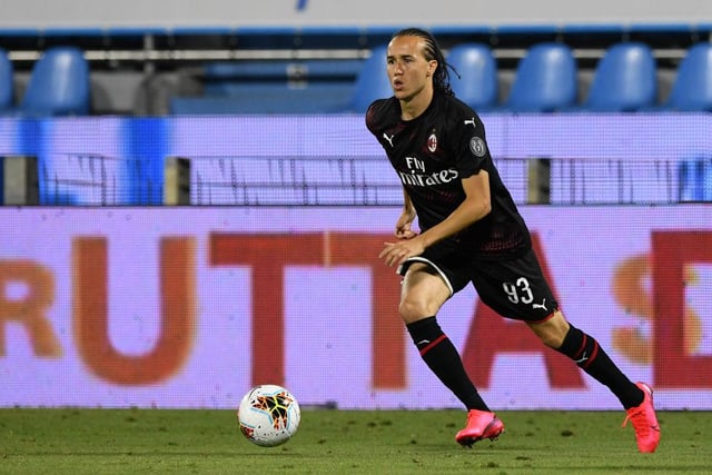 Celtic are set to sign AC Milan left-back Diego Laxalt. The Scottish champions are in the market for a left-sided player and the Uruguayan international is available on loan. The 27-year-old cost the Italian giants €14m after impressing at the 2018 World Cup. (Gianluca Di Marzio)