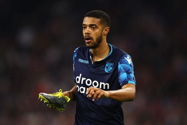 Sheffield Wednesday, Derby County, Huddersfield Town and Birmingham City are exploring a loan move for Chelsea defender Jake Clarke-Salter. (Goal.com)