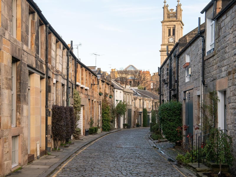 A favourite among Instagrammers and amateur photographers, the beautiful Circus Lane in Edinburgh's New Town is drenched in history.