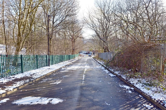 Full Monty filming locations. Jogging scene was filmed in Parkwood Springs in Sheffield, right next to Sheffield Ski Village and the roads you see the lads jogging