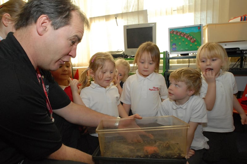Another 2010 Discovery Zoo scene from Harton Infants School. Who do you recognise in this photo?