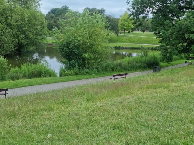 Located in Wheatley, Sandall Park contains something for everyone. There's a play area for kids of various ages, sports facilities (including bookable football pitches) and of course, don't forget the magical scenery.
For those with an interest in fishing, there's dedicated areas for this as well.