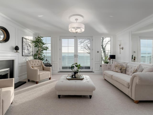 First floor sitting room.