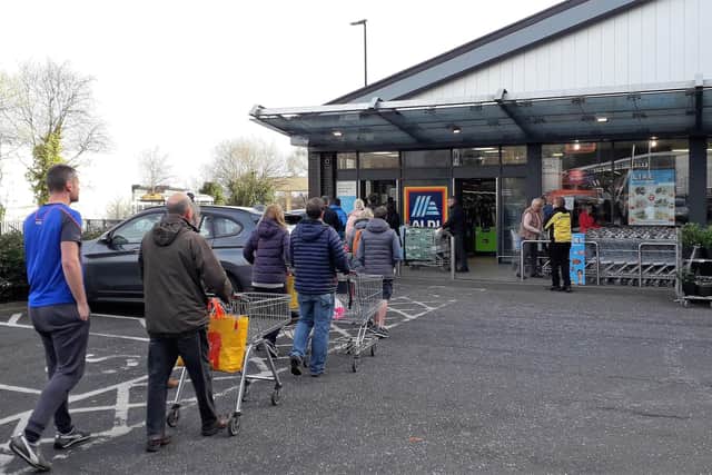 Queuing at supermarkets