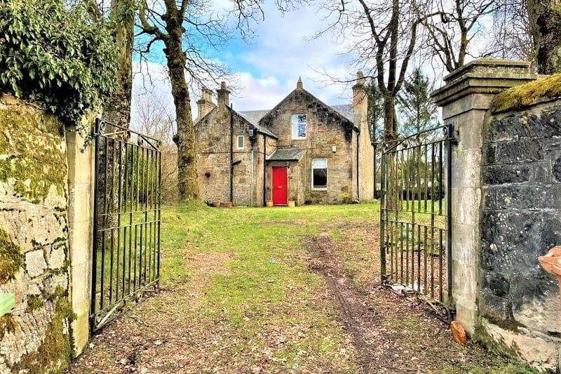 This Ayrshire property is on the market for offers over £165,000 and is ideal for a renovation project to turn it into a dream home.