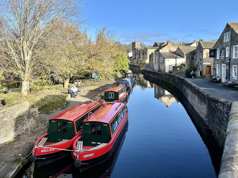 North Yorkshire market town Skipton sees approximately 70 trains head to the city centre each day on a 34-44 minute journey. Meanwhile, if you follow the A65 and A660, you should reach central Leeds in about an hour.