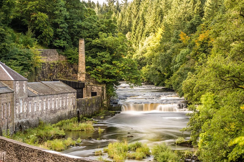 One of the most challenging walks you can try is the Clyde Walkway which spans a total of 40 miles and runs between Partick and New Lanark. On your way along, you’ll pass sites which detail the importance of the Clyde Valley. 