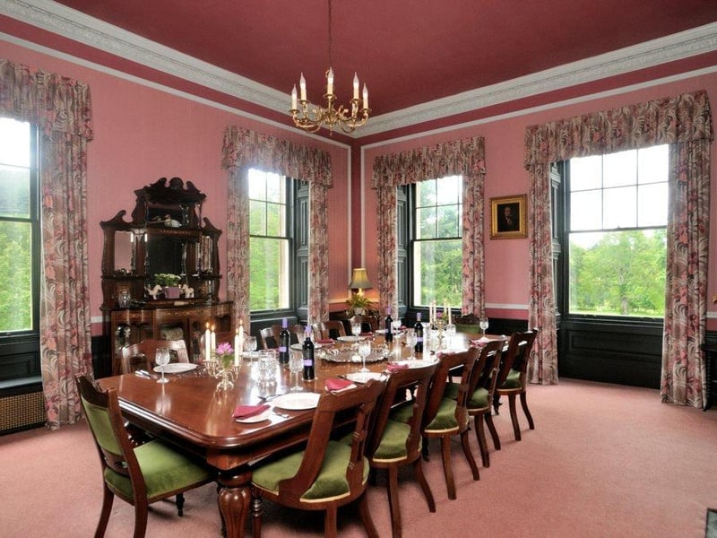 Dining room.
