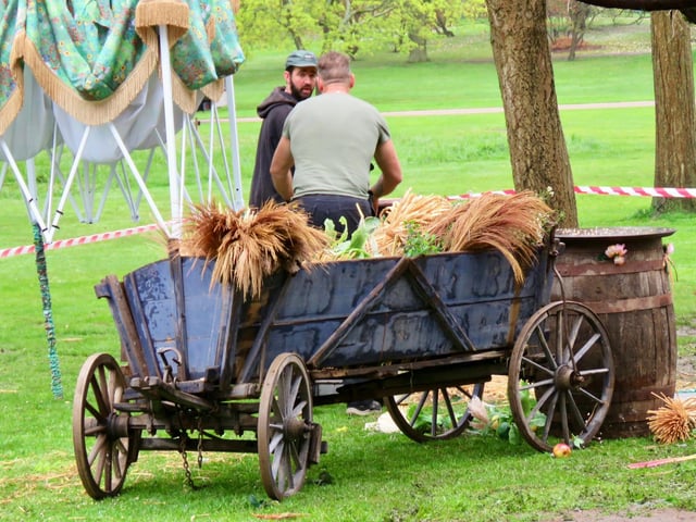 Filming in Sheffield for new HBO miniseries The Regime, starring Kate Winslet and Hugh Grant. The crew was busy packing up the props in Sheffield Botanical Gardens on Friday. Photos by @steelcitysnaps via Twitter