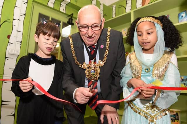 The Lord Mayor of Sheffield Tony Downing with students at the Carfield Primary School library opening