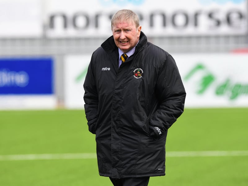 Hibs legend John Brownlie has claimed second place is "very much achievable" for Hibs if they can maintain consistency during the run-in. (Daily Record)