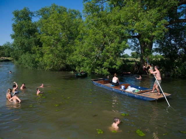Temperatures forecast to peak at 33C