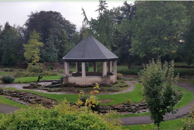 Hexthorpe Park is a brilliant place for any nature enthusiasts. It contains Doncaster's only aviary, as well as brilliant access to plenty of natural walking trails.

Additionally, there's also a great place to unwind and relax in the form of The Deli Cafe.