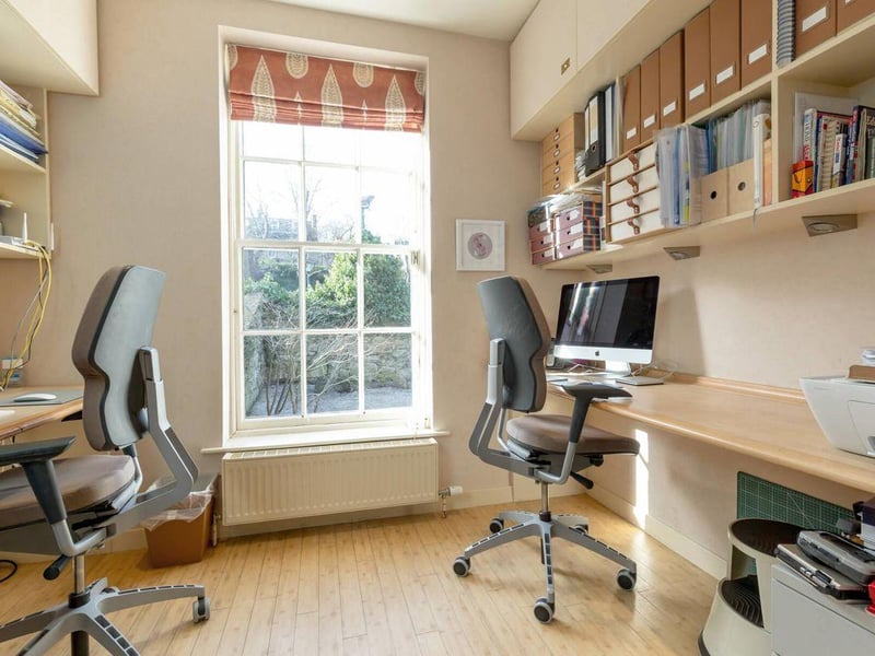 Office / Study.
