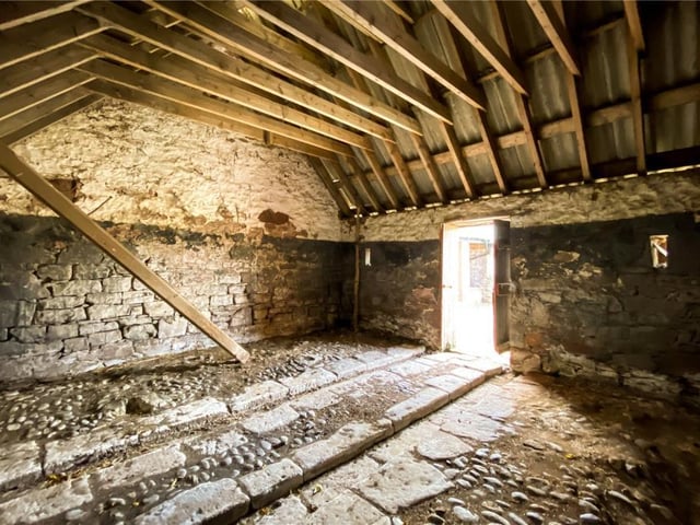 Byre.