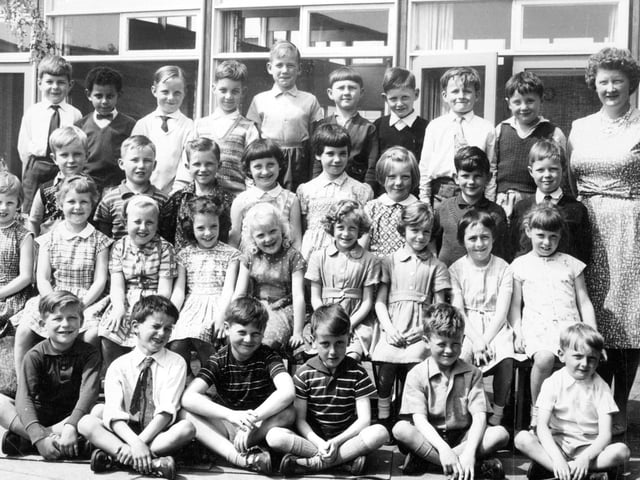 Birley County Infants School, Class 1, 1964