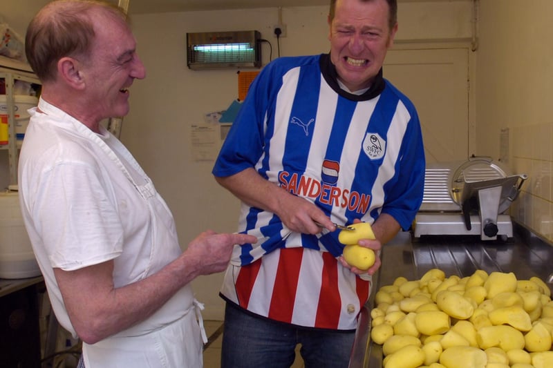 Blades fan Kevin Palmer lost a bet against chip shop owner Rob Pearce in 2013 about Sheffield Wednesday staying up in the Championship. He had to wear an Owls shirt while peeling potatoes at Rob’s Fish and Chips on Main Road, Greenhill