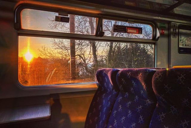An early train journey from Newton to Glasgow Central was made incredibly scenic by this lovely sunrise (photo:@LewisYeardley).