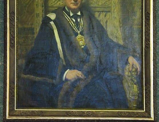 Sir Stuart Goodwin when he was the Lord Mayor.
