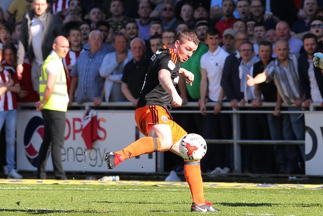 Sheffield United's John Fleck scoring his side's second goal - Pic David Klein/Sportimage
