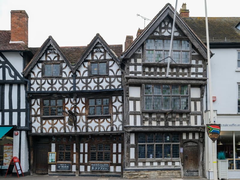 Muddy Stilettos said: "Thespians, top eateries, stunning Tudor-style buildings – oh and it’s the birthplace of the Bard."