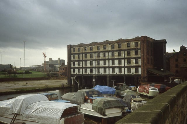 Straddle warehouse at Victoria Quays Note that Pond's Forge International Sports Centre can be seen under construction to the left of this image, beyond Park Square roundabout.

Taken as part of a PhD student's work in June 1987. In University of Sheffield's JR James archive