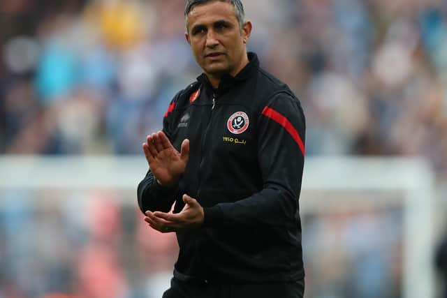 Jack Lester applauds the Sheffield United fans: Paul Thomas / Sportimage