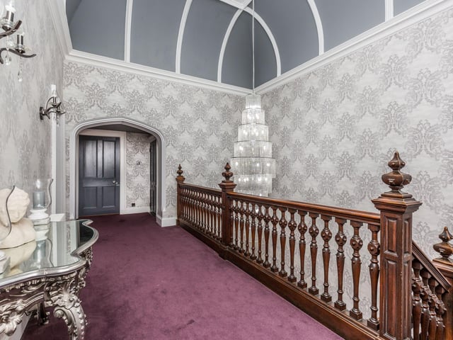 Take a look at this ceiling.