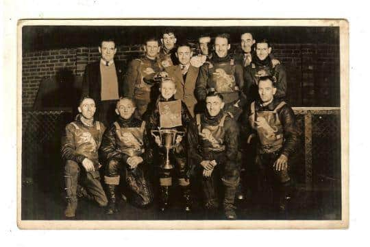 Speedway - Sheffield 1940s team group original press photograph.