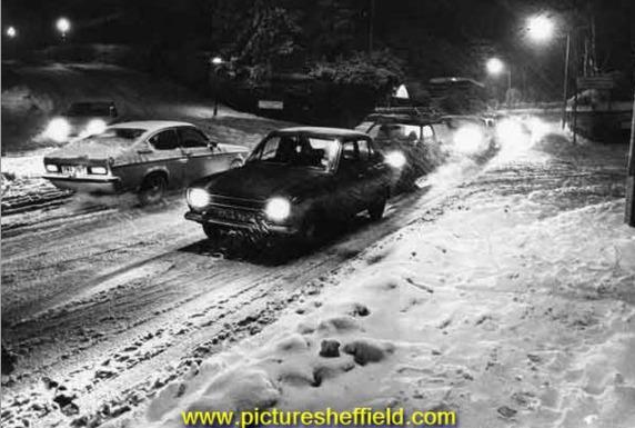 Cars at the junction of Manchester Road and Tapton Crescent Road, Broomhill, during the snow in February 1979. PIcture: Sheffield Newspapers / Picture Sheffield