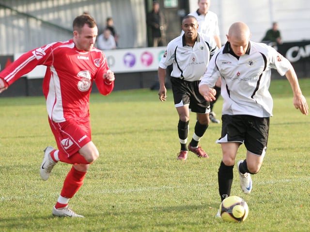 Lindon Meikle takes on the Brackley defence.