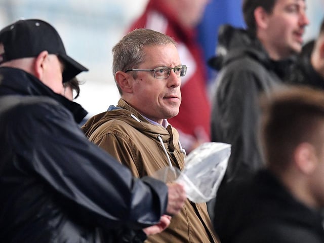 Sunderland were defeated 4-0 at Fratton Park in terrible conditions?