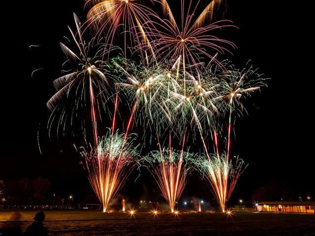 The fireworks at HMS Sultan last night, with pyrotechnicians Selstar Fireworks operating the performance.
