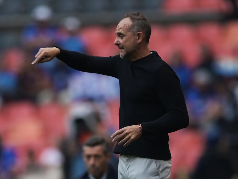Marcelo Bielsa's former assistant Javier Torrente has name-checked his former boss and his desire not to be compared to him, insisting that "football copies don't work" and that "Imitation makes you fake". Torrente has just taken the reign of Belgian top tier side Beerschot, who are rock-bottom of the table. (Sport Witness)