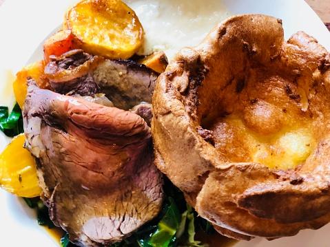 Launay's is another fine venue where you can treat yourself to a Sunday dinner and enjoy a short stroll to landmarks like the Major Oak, Edwinstowe Cricket Grounds and Edwinstowe Hall.