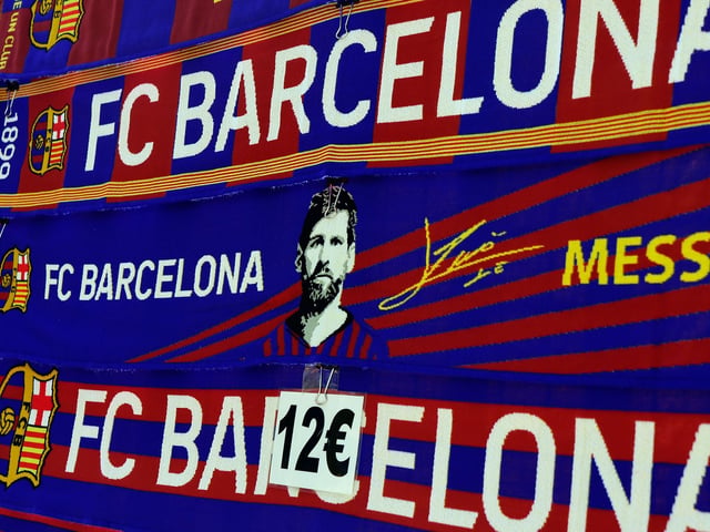 Manchester City may have to pay £90m to sign Barcelona's Lionel Messi, with Bernardo Silva, Gabriel Jesus and Eric Garcia all moving to the Camp Nou to seal the astonishing deal. (Sport)