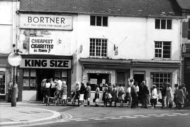 Queuing for cheap cigarettes on Orchard Street