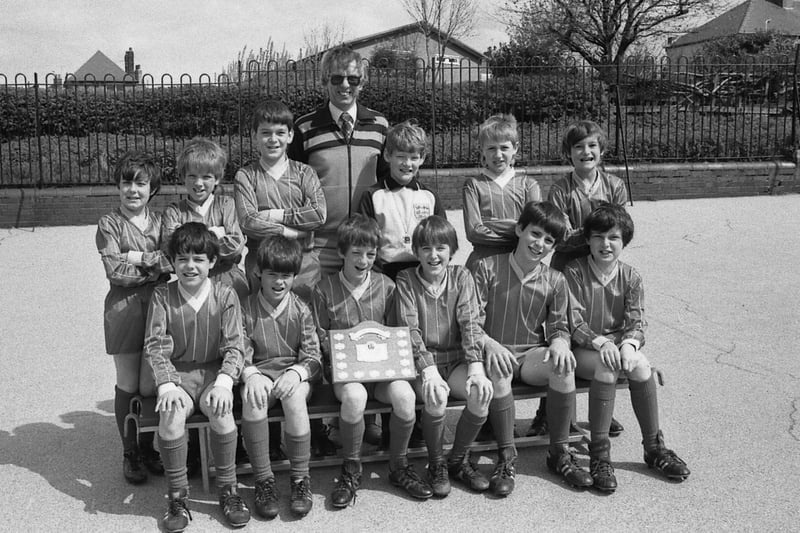 Kirkby Kingsway School's football team in 1986
