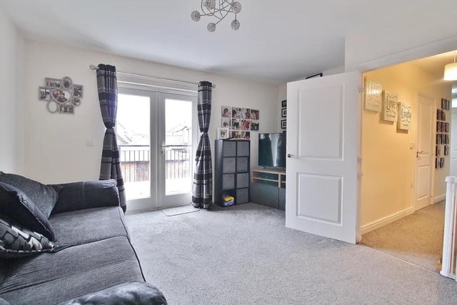 This two bedroom flat in Newlands Avenue, Waterlooville, is on sale under a shared ownership basis for £105,000. It is listed by Jeffries & Dibbens Estate and Lettings Agents - Waterlooville.