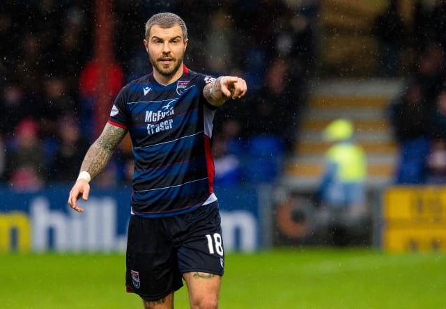Rangers and Aberdeen meet on Sunday and Richard Foster, who has played for both clubs, says the hosts will have to play better than they did to beat Celtic in September if they want to keep points at Ibrox (Daily Record)